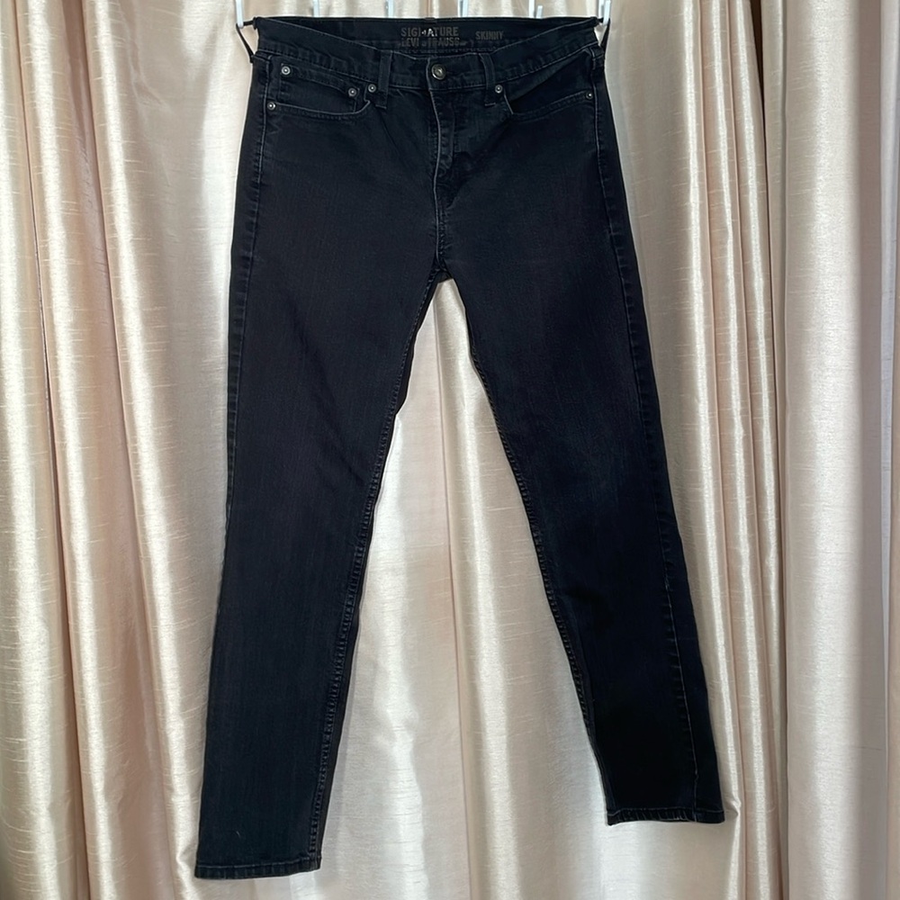 Levi Strauss Signature men’s skinny jeans, size 32/32